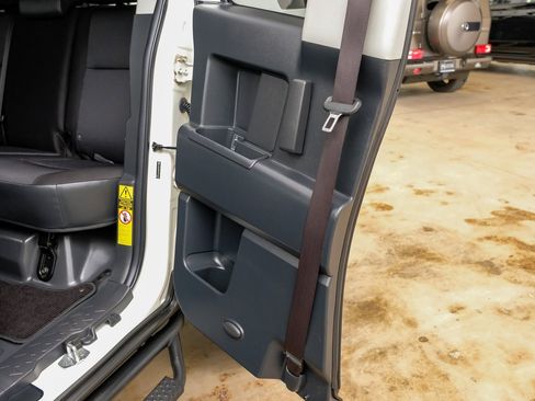 Used 2012 Toyota FJ Cruiser 4WD image 41