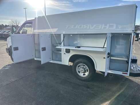 New 2025 Chevrolet Express 3500 w/ Power Convenience Package image 5