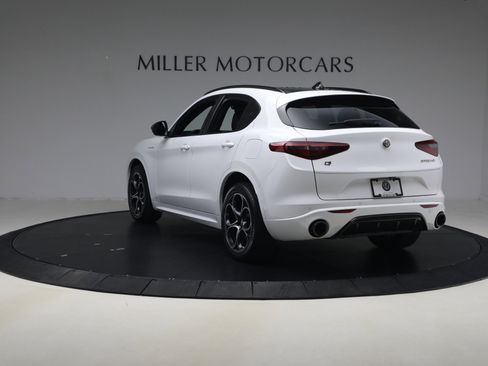 Used 2023 Alfa Romeo Stelvio Veloce AWD/4WD image 5