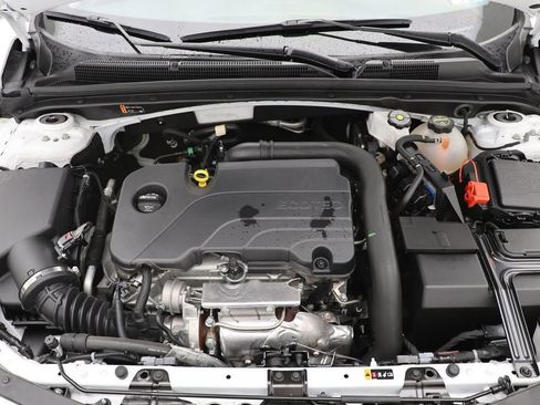 Used 2024 Chevrolet Malibu LT image 28