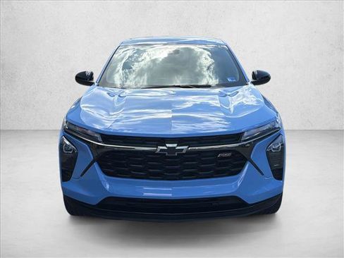 Used 2024 Chevrolet Trax RS w/ Driver Confidence Package FWD image 2