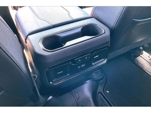 Used 2025 GMC Sierra 1500 AT4 w/ AT4 Premium Package AWD/4WD image 11