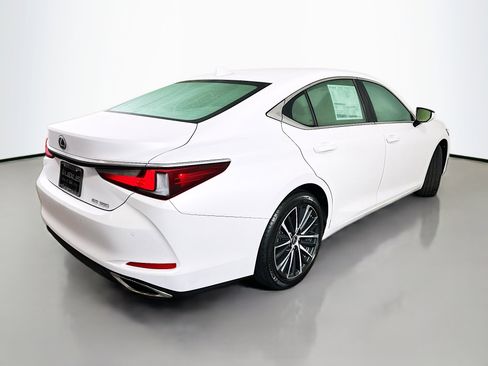 New 2025 Lexus ES 350 w/ Premium Package image 7