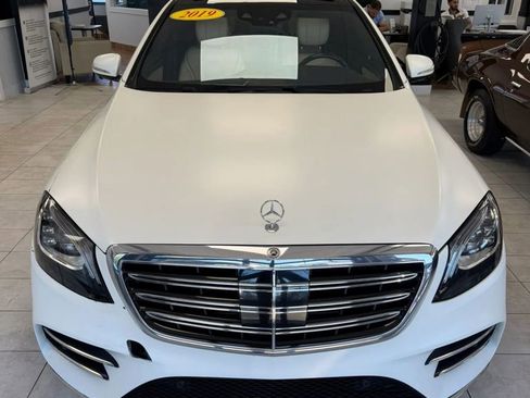 Used 2019 Mercedes-Benz S 560 Sedan image 2
