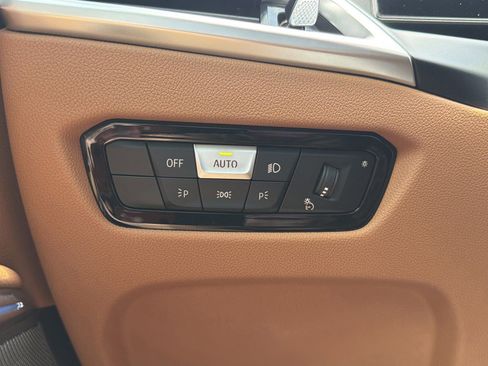 New 2025 BMW 330i Sedan w/ Convenience Package RWD image 25