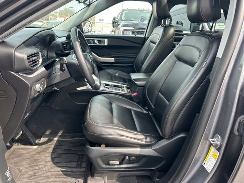 Certified 2021 Ford Explorer XLT w/ Equipment Group 202A AWD/4WD image 9