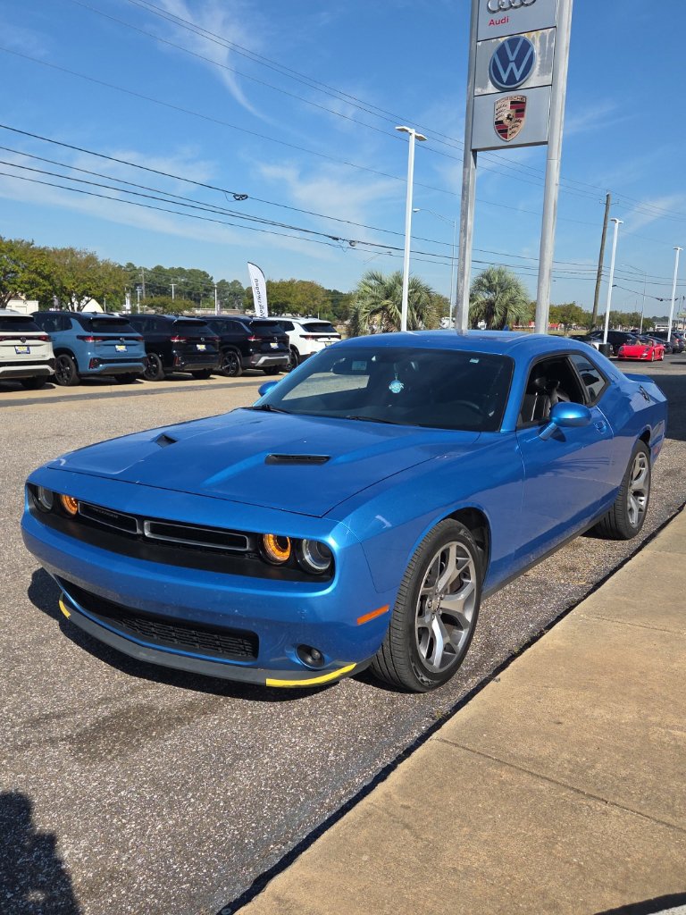 Used 2015 Dodge Challenger SXT Plus w/ Driver Convenience Group RWD image 3