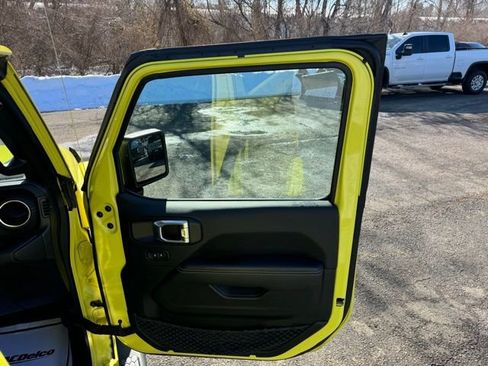 Used 2023 Jeep Wrangler Unlimited Sahara w/ Cold Weather Group AWD/4WD image 13