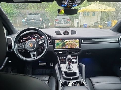 Used 2019 Porsche Cayenne Turbo AWD/4WD image 9