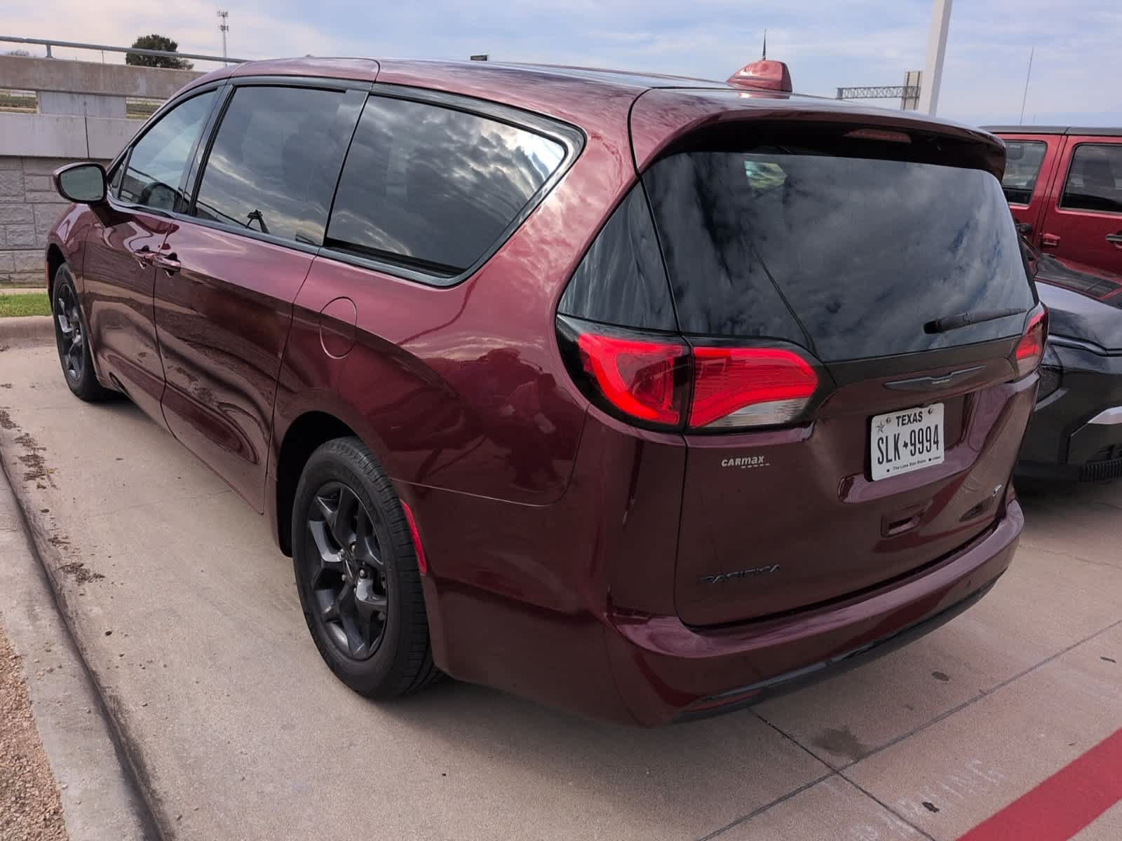 Used 2020 Chrysler Pacifica Touring w/ S Appearance Package FWD image 6