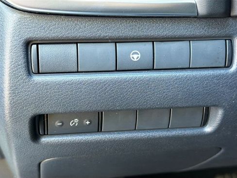 Used 2023 Nissan Rogue SV image 8