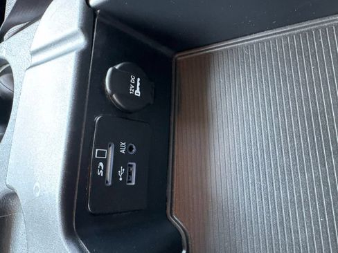 Used 2016 RAM 3500 SLT w/ Cold Weather Group AWD/4WD image 31