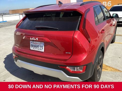 Used 2025 Kia Niro LX FWD image 5