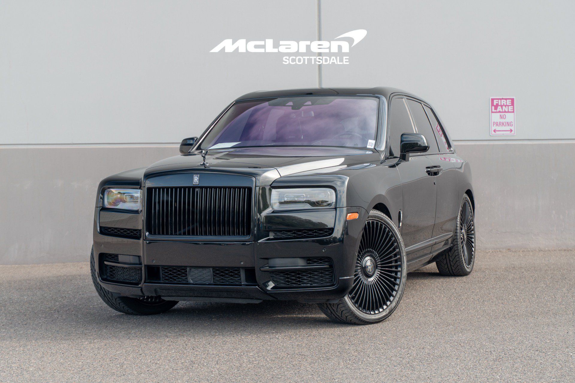 Used 2022 Rolls-Royce Cullinan AWD/4WD image 2