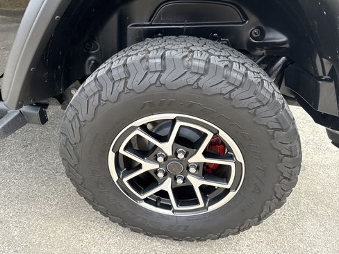 Used 2024 Jeep Wrangler Unlimited Rubicon image 20