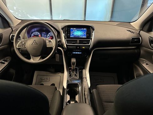 Used 2018 Mitsubishi Eclipse Cross ES image 9