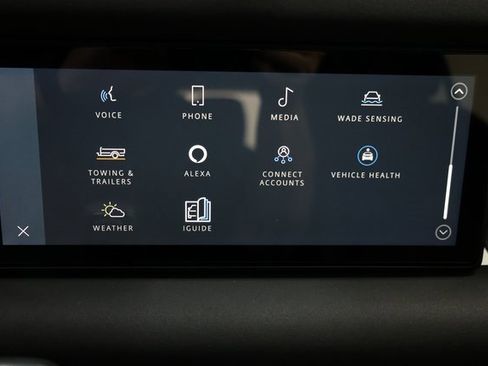 Used 2023 Land Rover Defender 110 SE image 39