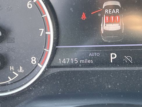 Used 2024 Nissan Rogue SV image 8