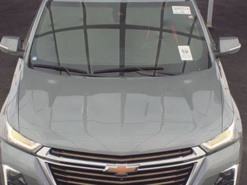 Used 2023 Chevrolet Traverse High Country FWD image 3