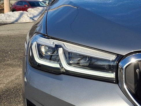 Used 2023 BMW 530i xDrive w/ Premium Package image 9