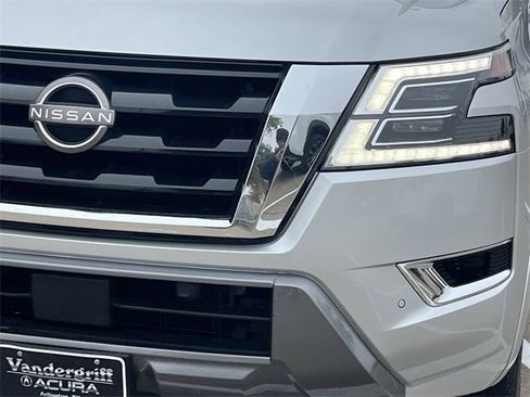 Used 2021 Nissan Armada SV image 9