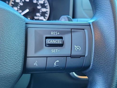 Used 2025 Nissan Rogue S image 27