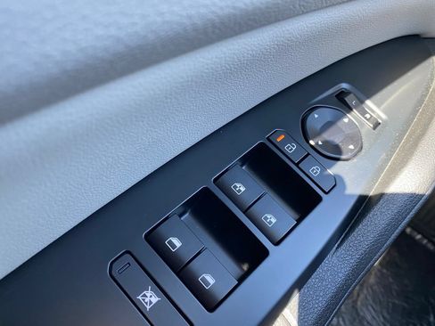 New 2026 Kia Sportage EX FWD image 10