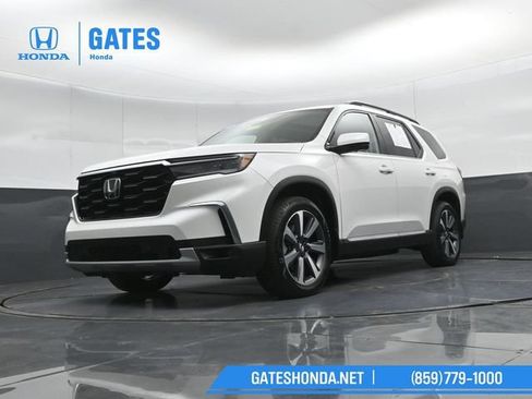 Certified 2025 Honda Pilot Elite image 44