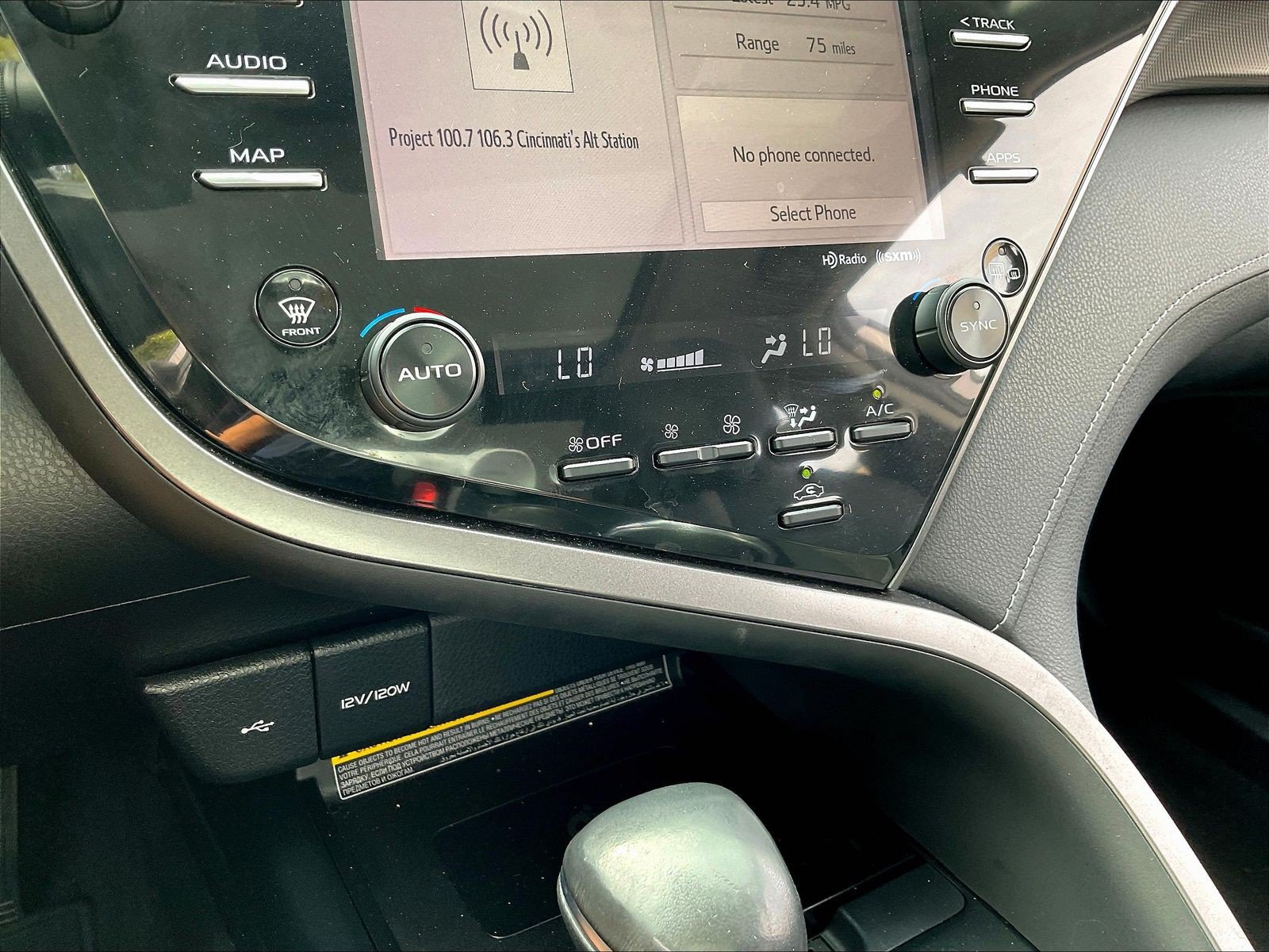 Used 2020 Toyota Camry XSE FWD image 15