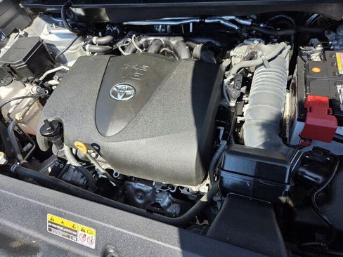 Used 2020 Toyota Highlander XLE FWD image 15