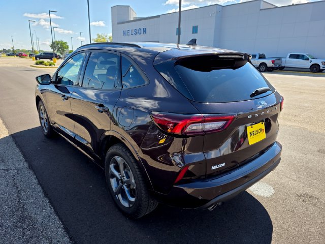 Used 2023 Ford Escape ST-Line w/ Tech Pack #1 AWD/4WD image 12