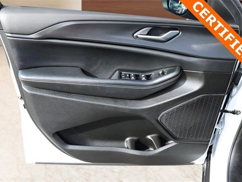 Used 2023 Jeep Grand Cherokee Laredo image 10