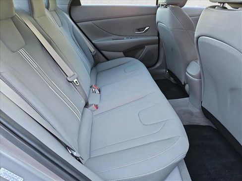Used 2023 Hyundai Elantra SEL FWD image 18