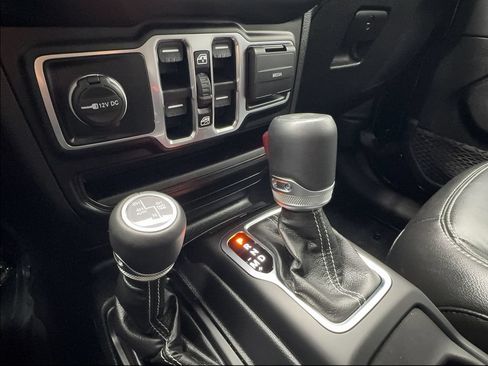 Used 2023 Jeep Wrangler Unlimited Sahara w/ Dual Top Group AWD/4WD image 33