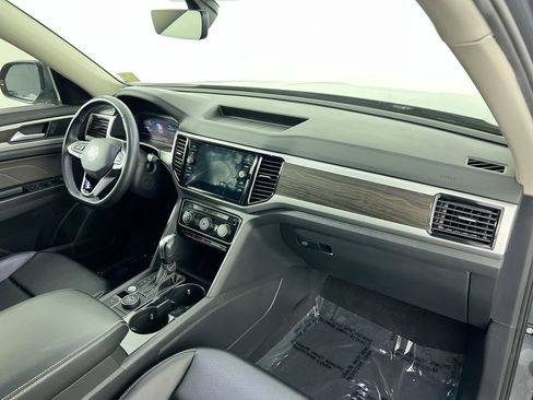 Used 2022 Volkswagen Atlas SE image 28