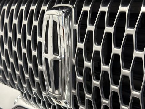 Used 2020 Lincoln Aviator Reserve w/ Equipment Group 201A AWD/4WD image 15