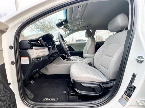 Used 2020 Kia Niro LXS image 14