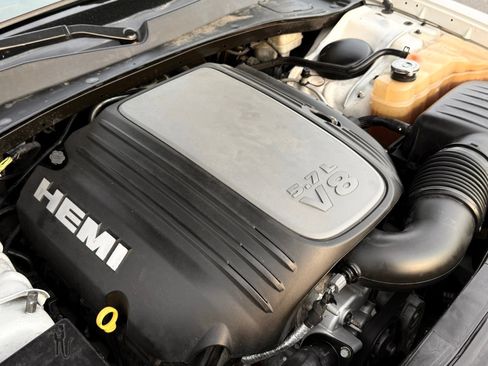 Used 2014 Chrysler 300 C RWD image 50