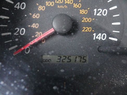 Used 2003 Toyota Highlander image 12