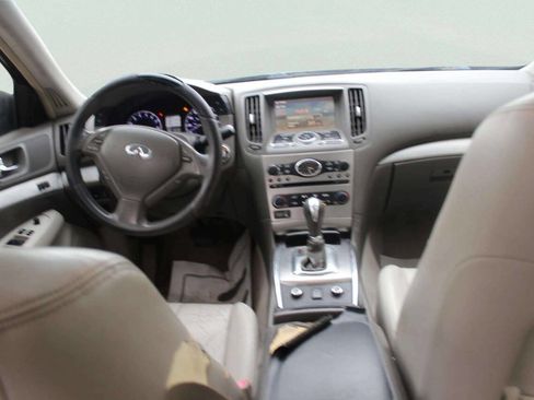 Used 2011 INFINITI G37 x Sedan w/ Premium Pkg image 7