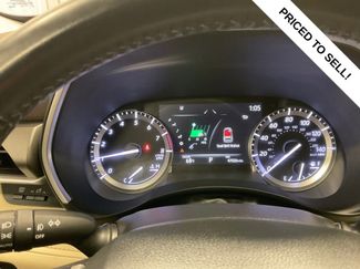 Used 2022 Toyota Highlander XLE video 2