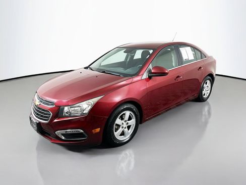 Used 2015 Chevrolet Cruze LT FWD image 3