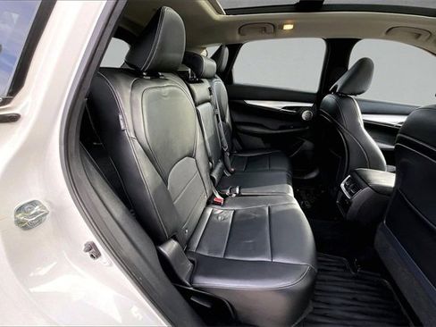 Used 2022 INFINITI QX50 Essential image 26