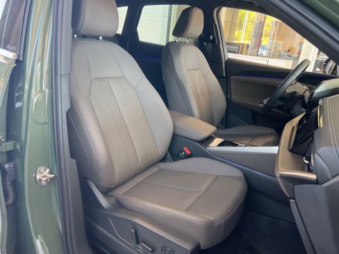 Used 2025 Audi Q5 Premium w/ 19" Wheel Package image 36