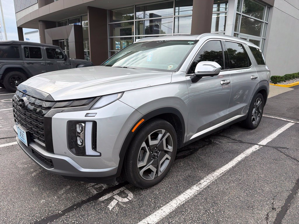 Used 2024 Hyundai Palisade Limited AWD/4WD image 3