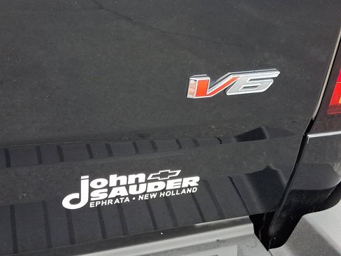 Used 2021 Chevrolet Colorado Z71 w/ Safety Package AWD/4WD image 32