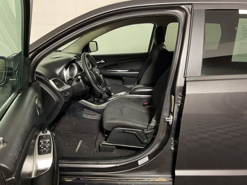 Used 2017 Dodge Journey SE image 15