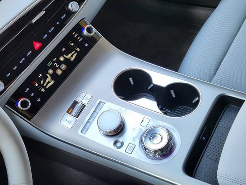 New 2026 Genesis GV70 2.5T Advanced AWD/4WD image 14
