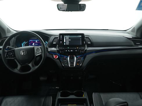 Used 2023 Honda Odyssey Elite image 17