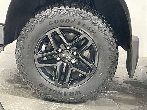 Used 2024 Chevrolet Silverado 1500 LT Trail Boss image 17